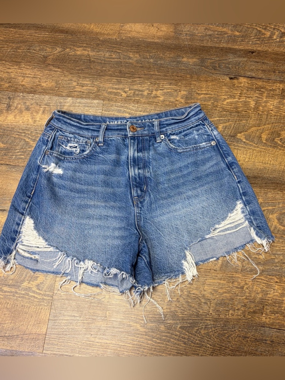 American Eagle Highest Rise Mom Denim Jean Shorts Womens 4 Distressed Ripped